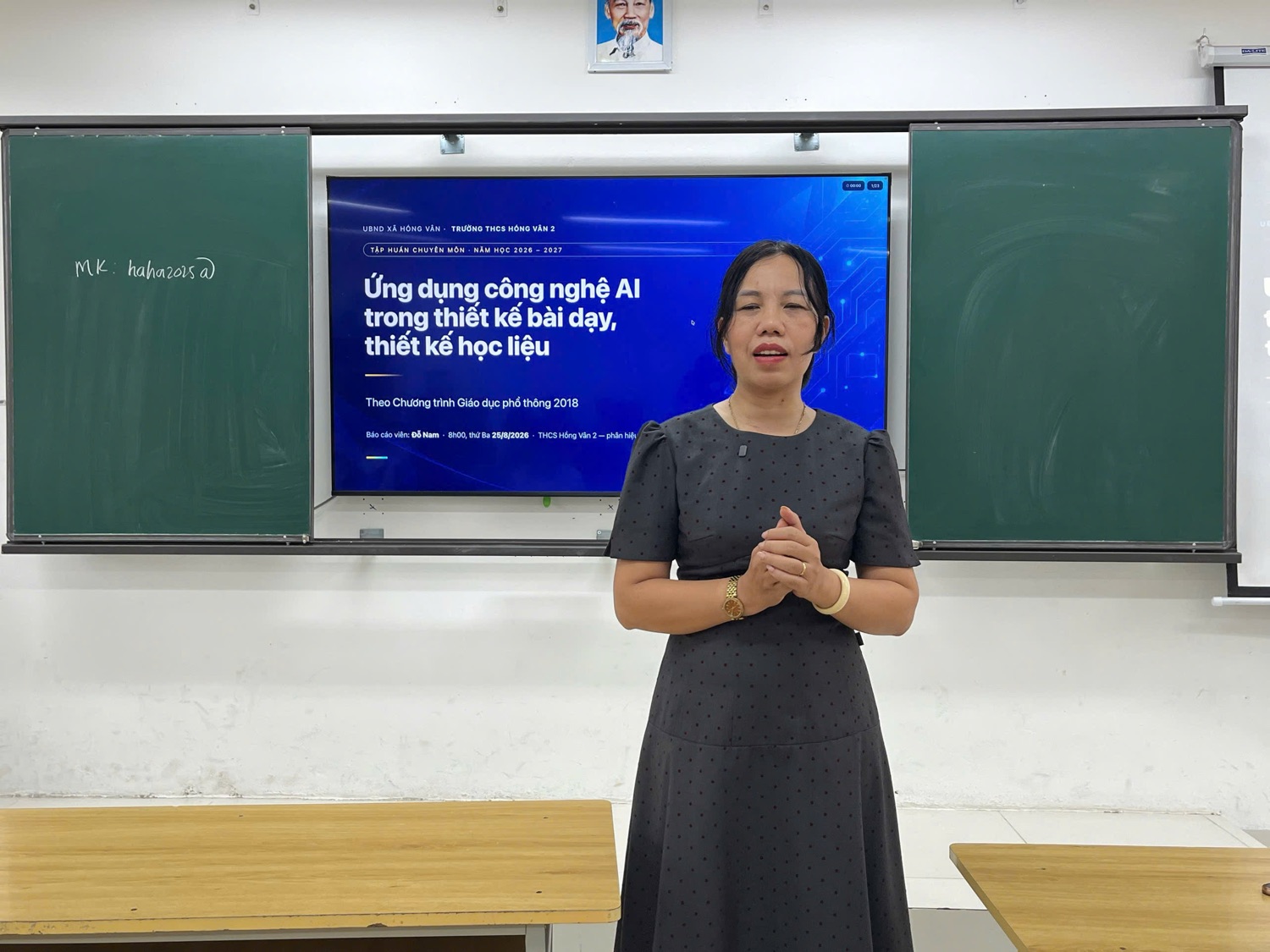 Cô Hiệu trưởng phát biểu khai mạc